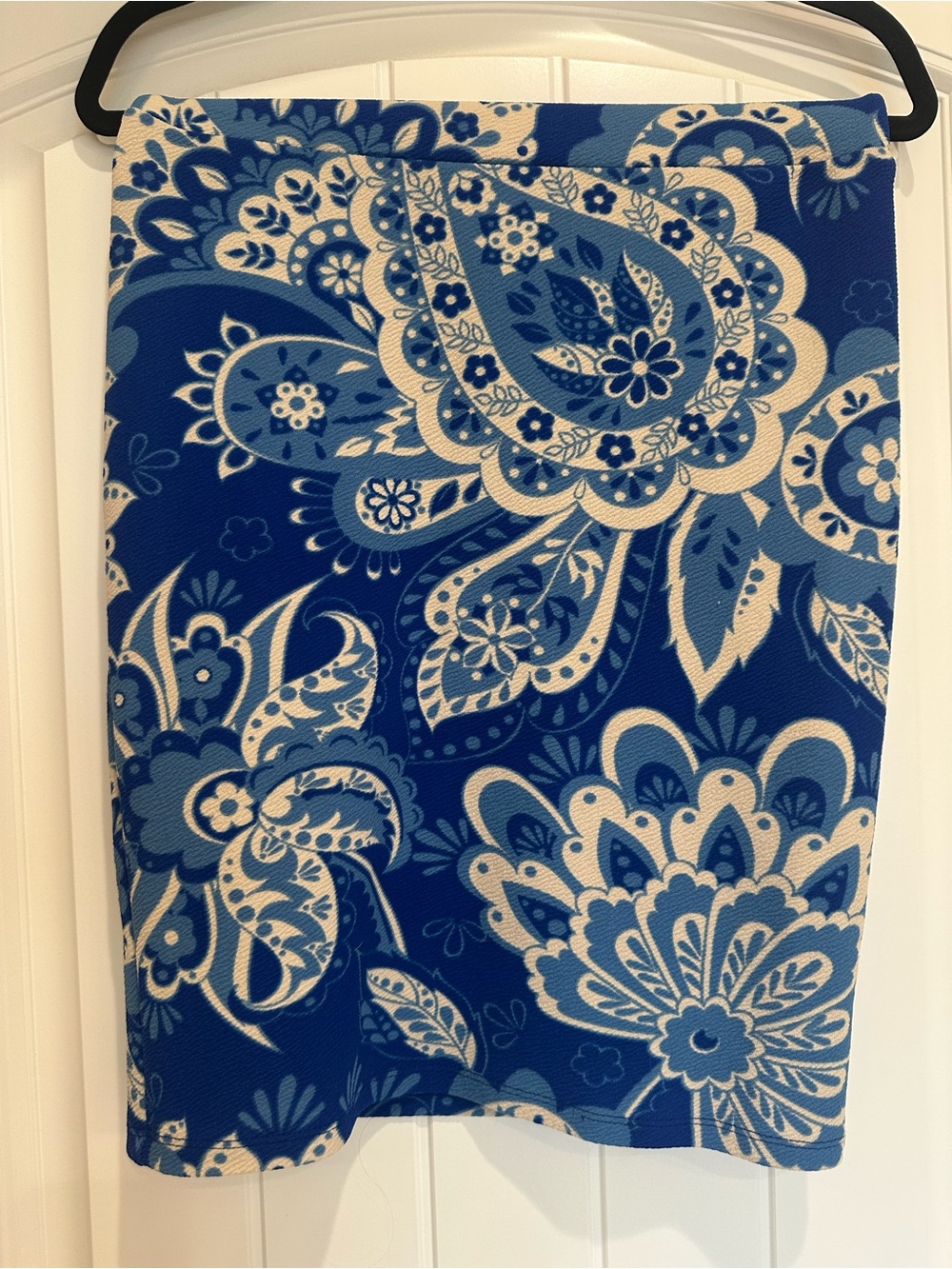 LuLaRoe Cassie Skirt Navy/Blue/White Floral/Paisley Pattern- Size Small